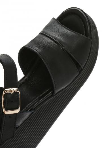 Босоножки на танкетке