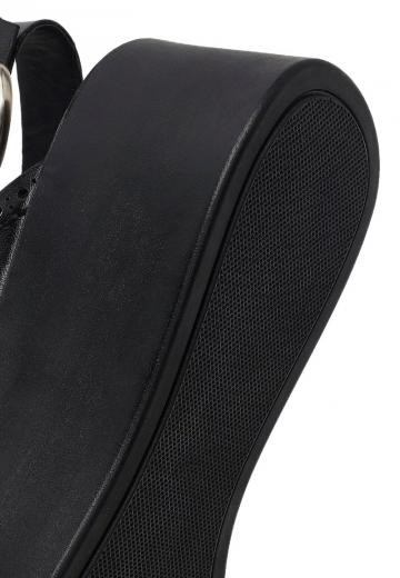 Босоножки на танкетке