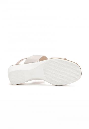 Босоножки на танкетке