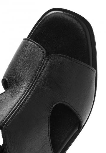 Босоножки на танкетке