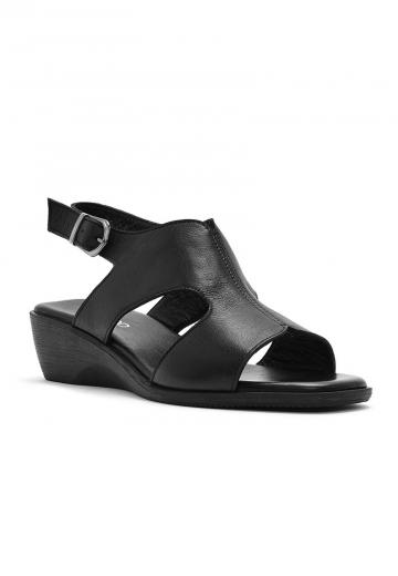 Босоножки на танкетке