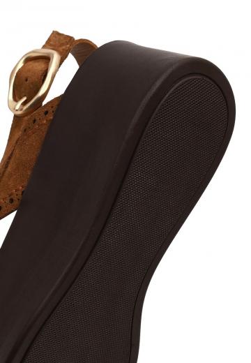 Босоножки на танкетке