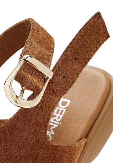 Босоножки на танкетке