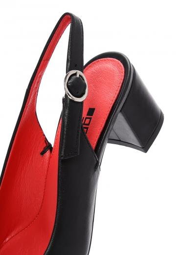 Туфли с ремешком