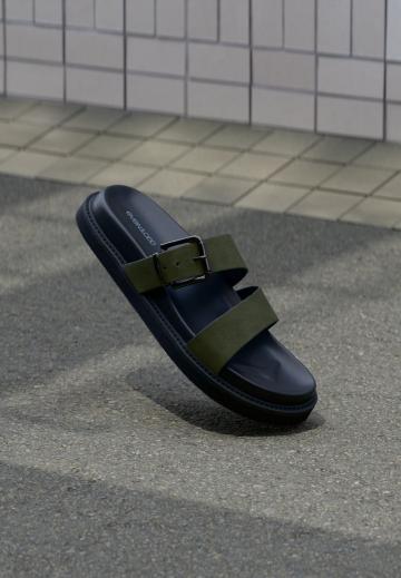 Шлепанцы