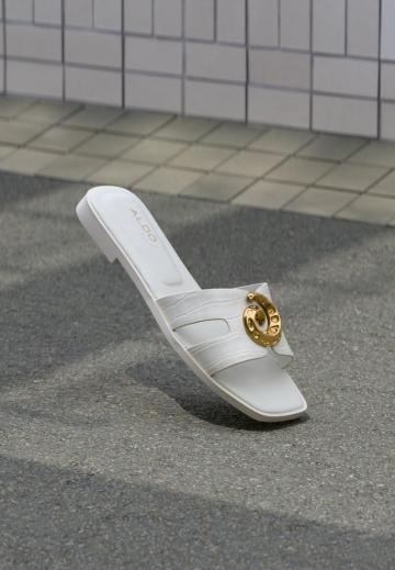 Шлепанцы