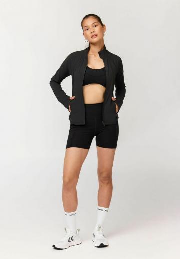 Спортивная куртка