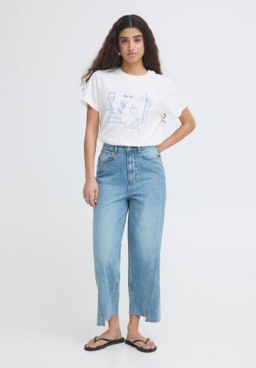 Короткие джинсы