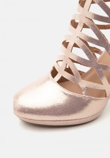 Туфли с ремешком