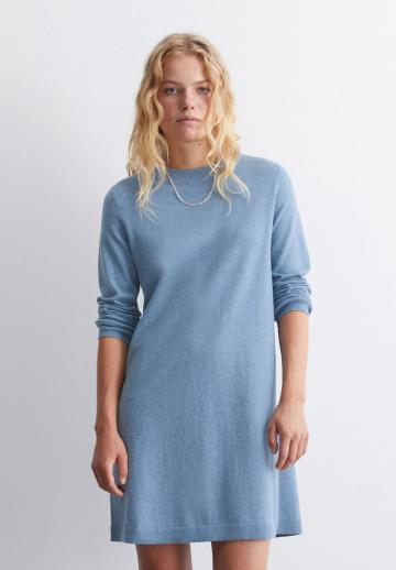 Вязаное платье