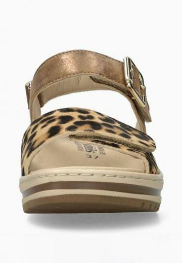 Босоножки на танкетке