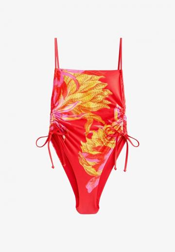 Слитный купальник