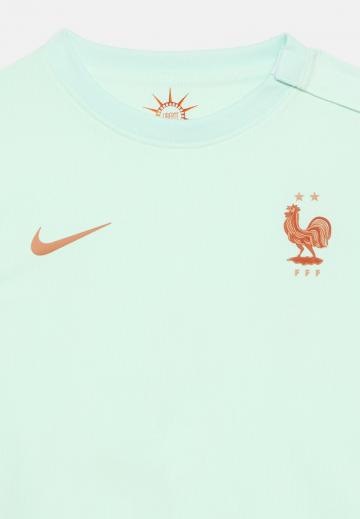 Спортивные шорты