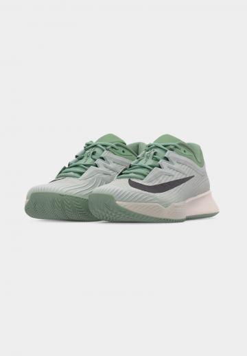 Теннисные кроссовки