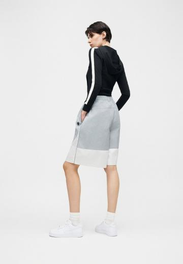 Юбка с накладными карманами