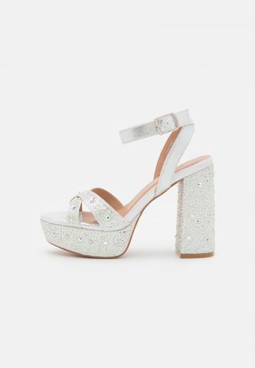 Босоножки на платформе