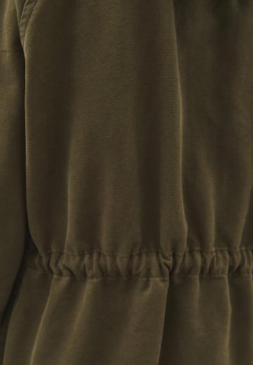 Куртка с накладнымит карманами
