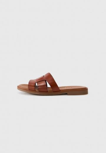 Шлепанцы