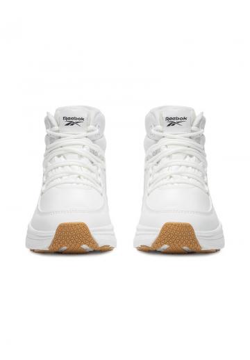 Спортивные сапоги