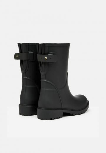 Резиновые сапоги