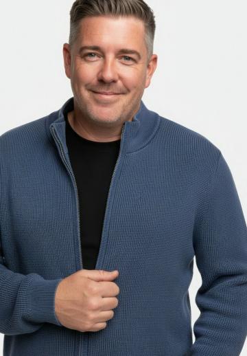 Вязаная кофта