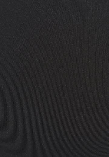 Треугольное бикини