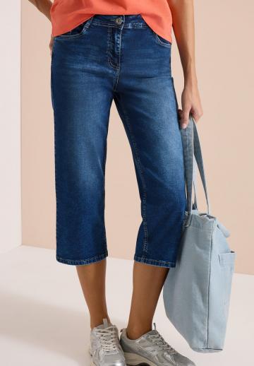 Короткие джинсы