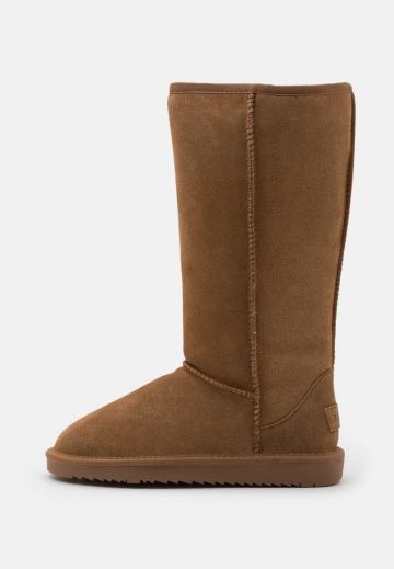 Зимние ботинки