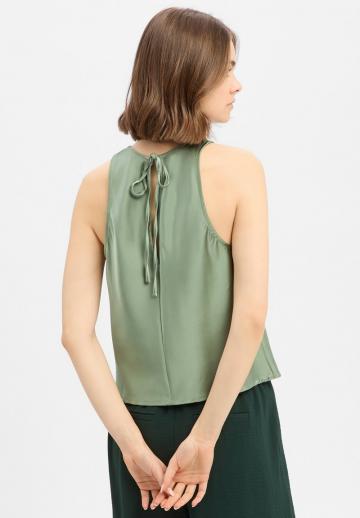 Блузка без рукавов