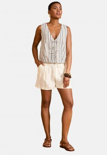 Вязаный жилет