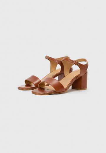 Босоножки