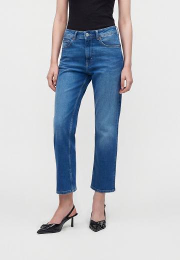 Короткие джинсы