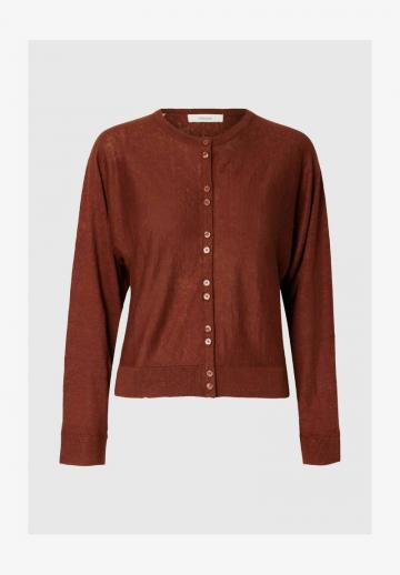 Вязаный жилет