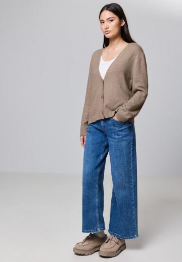 Вязаный жилет
