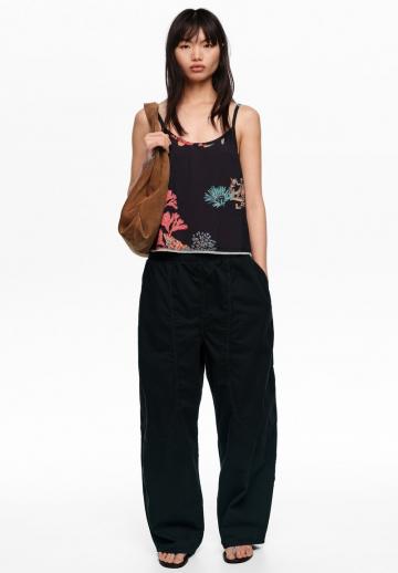 Топ на бретельках