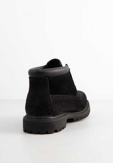Ботинки на шнуровке