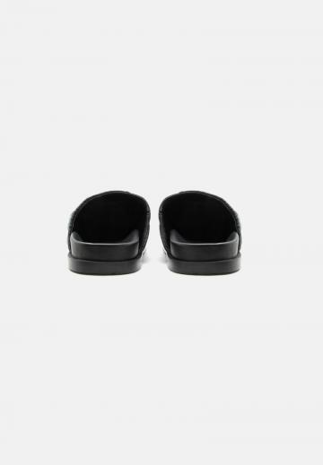 Шлепанцы