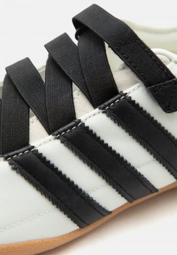 Спортивные балетки
