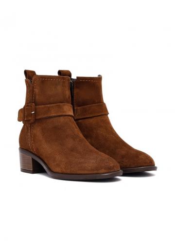 Сапожки на танкетке