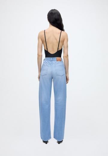 Прямые джинсы