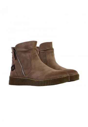 Сапожки на танкетке
