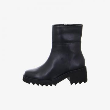 Сапожки на танкетке