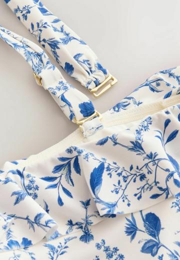 Слитный купальник