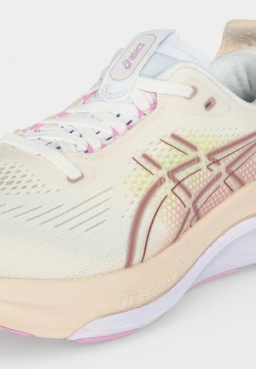 Беговые кроссовки