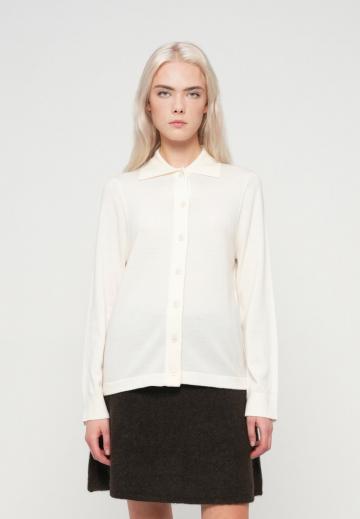 Вязаный жилет