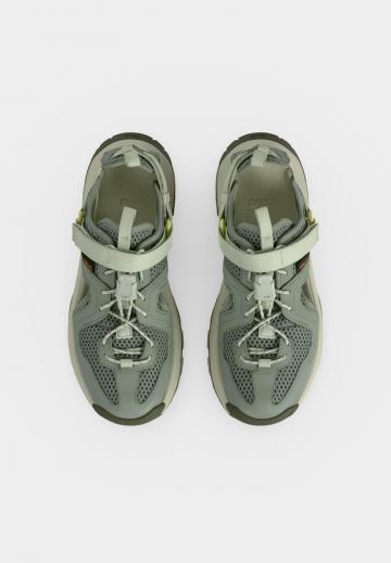 Шлепанцы