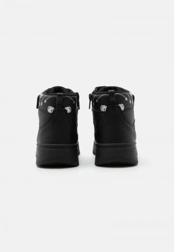 Высокие кеды