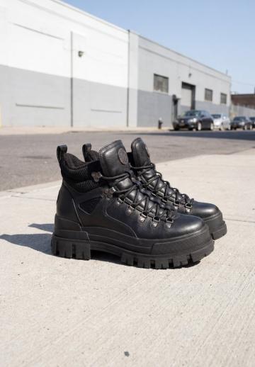 Ботинки на шнуровке