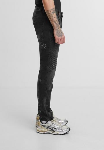 Узкие джинсы