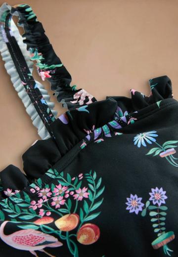 Слитный купальник